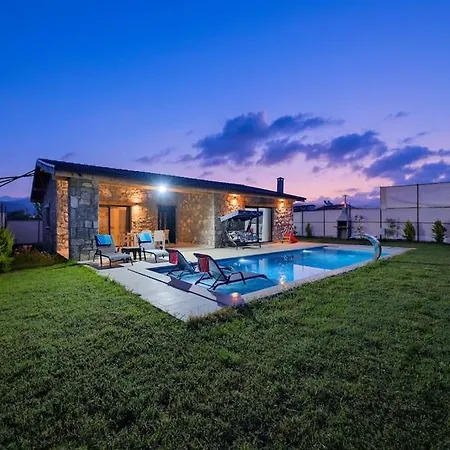 Tas Villa